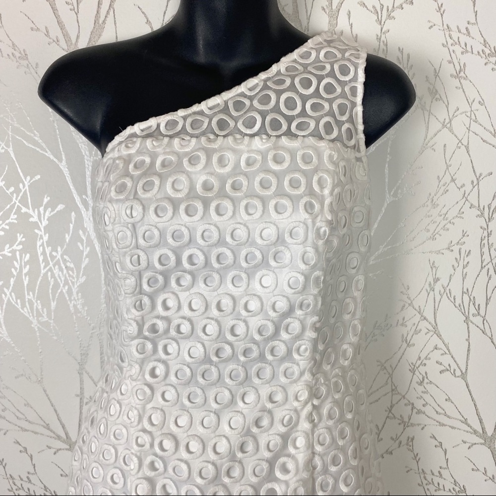 LILY PULITZER One Shoulder White Eyelet Sheath Dress 2 Cocktail Wedding Crochet - Picture 5 of 13